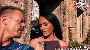 Agentul Amator German Seduce O Milf Latina Cu Sânii Mari În Public