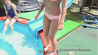 Orgie În Aer Liber Cu Adolescente Îmbrăcate În Bikini