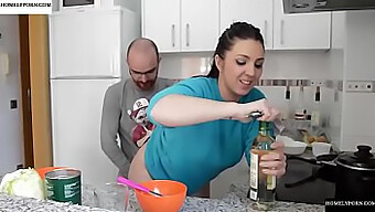 Pareja Amateur Pamela Y Jesús Se Ponen Íntimos Mientras Cocinan